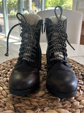 Sorel Emelie Lace Up Boots Womens Sz 7 Dark Brown Leather Waterproof Shearling
